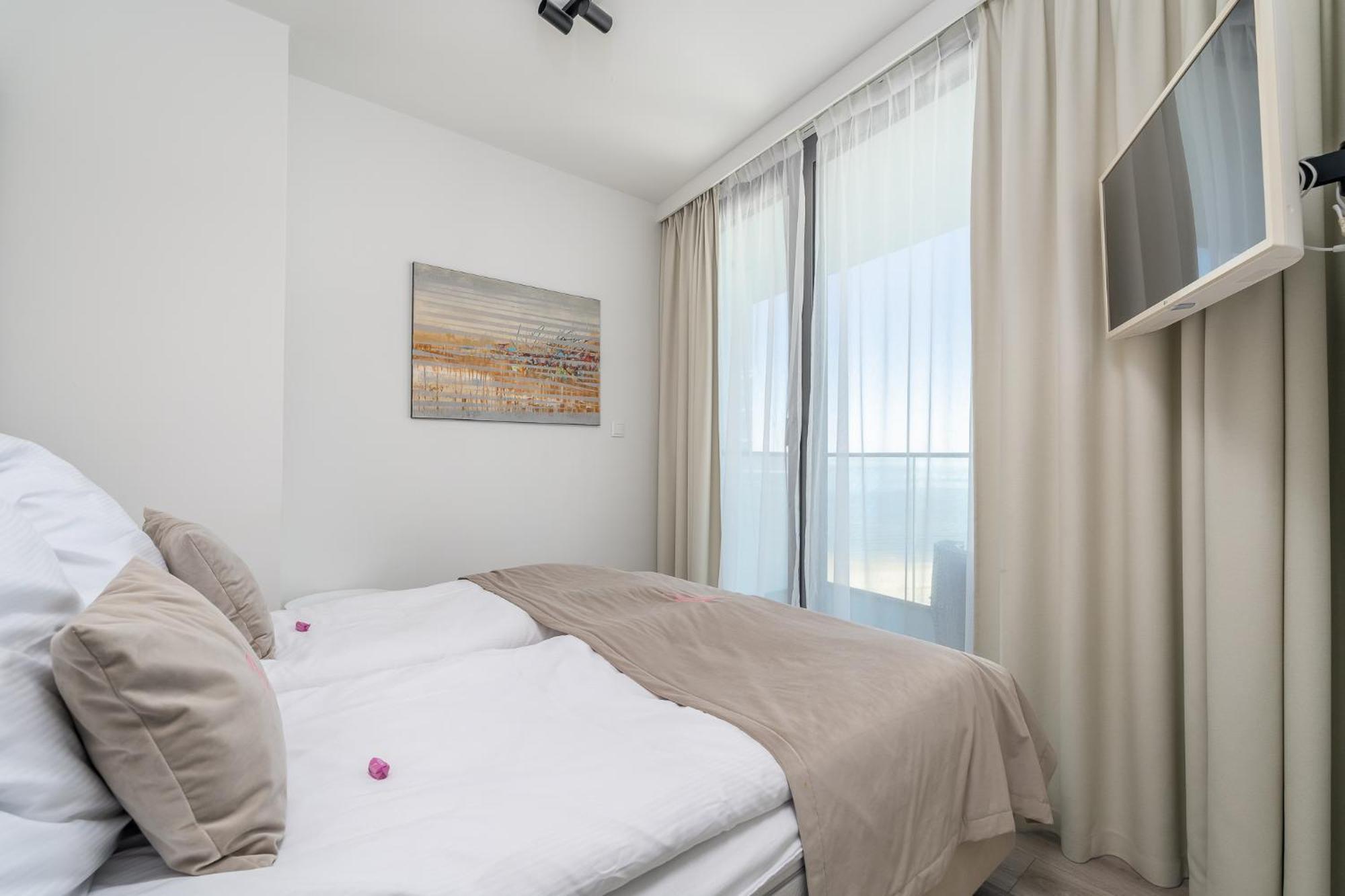 Your Holidays Waves A Apartment *